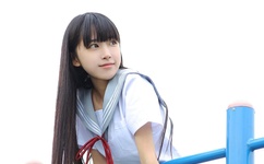 沦为色老头狂欲的雅婷